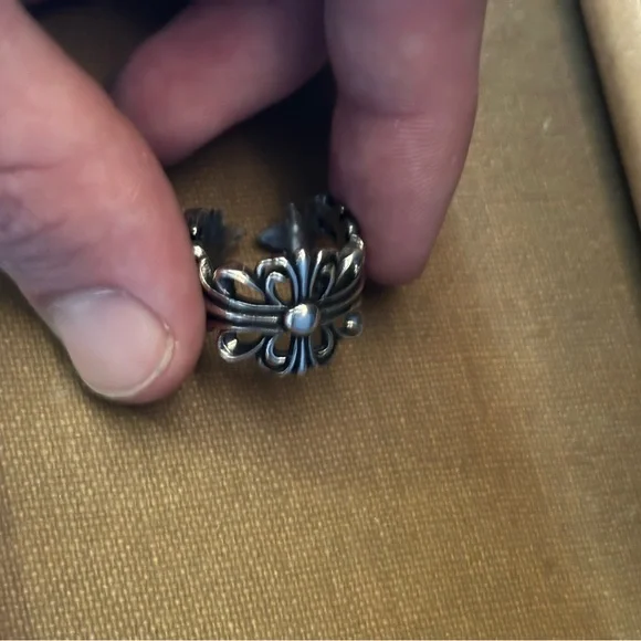 Ring - Picture 3 of 3